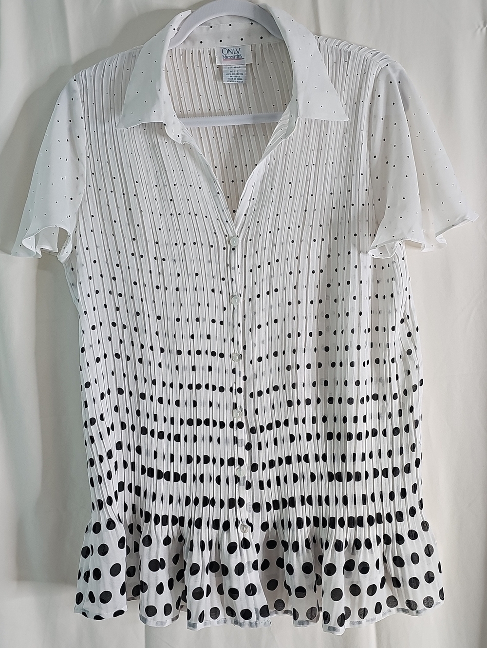 ONLY White and Black Polka Dot Pleated Button-Front Blouse